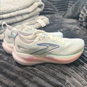 Brooks Glycerin 22- Never been worn